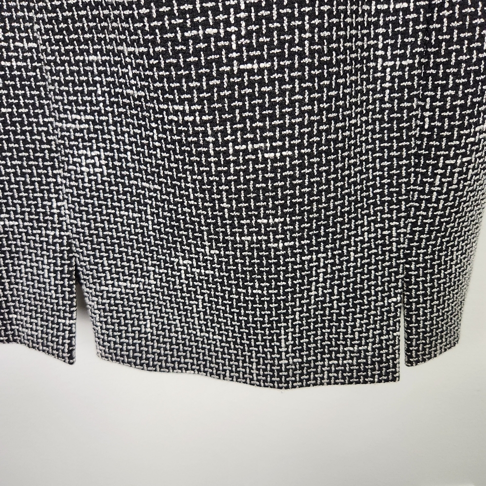 EUC Tahari ASL Petite Black & White Sleeveless V-Neck Sheath Dress Size 12P #664 - Picture 10 of 10